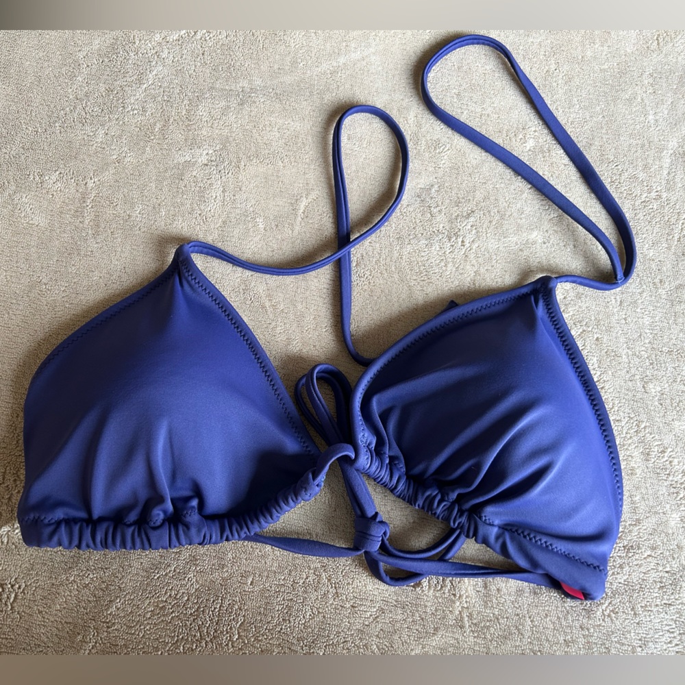 VICTORIA'S SECRET SWIM Mix-and-Match
Triangle Bikini Top in Blue. Women's Large